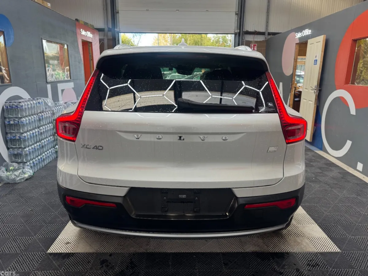 Volvo XC40 SUV, Petrol Hybrid, 2021, White
