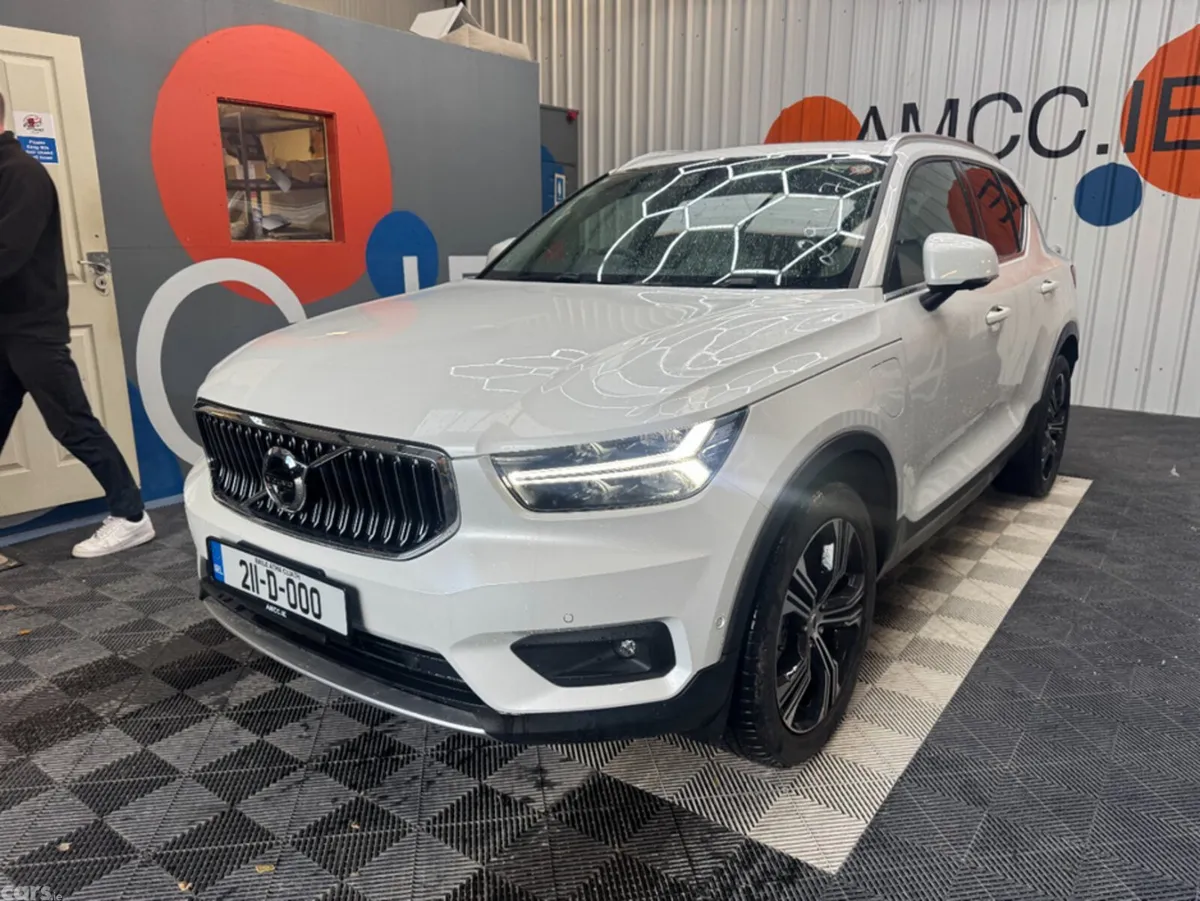 Volvo XC40 SUV, Petrol Hybrid, 2021, White