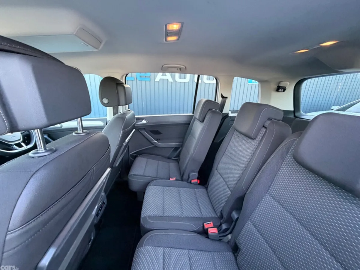 Volkswagen Touran MPV, Diesel, 2019, White