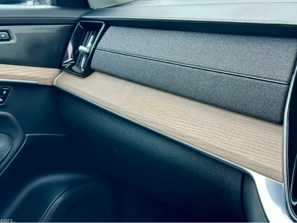 Volvo XC90 Estate, Petrol Plug-in Hybrid, 2025, Blue
