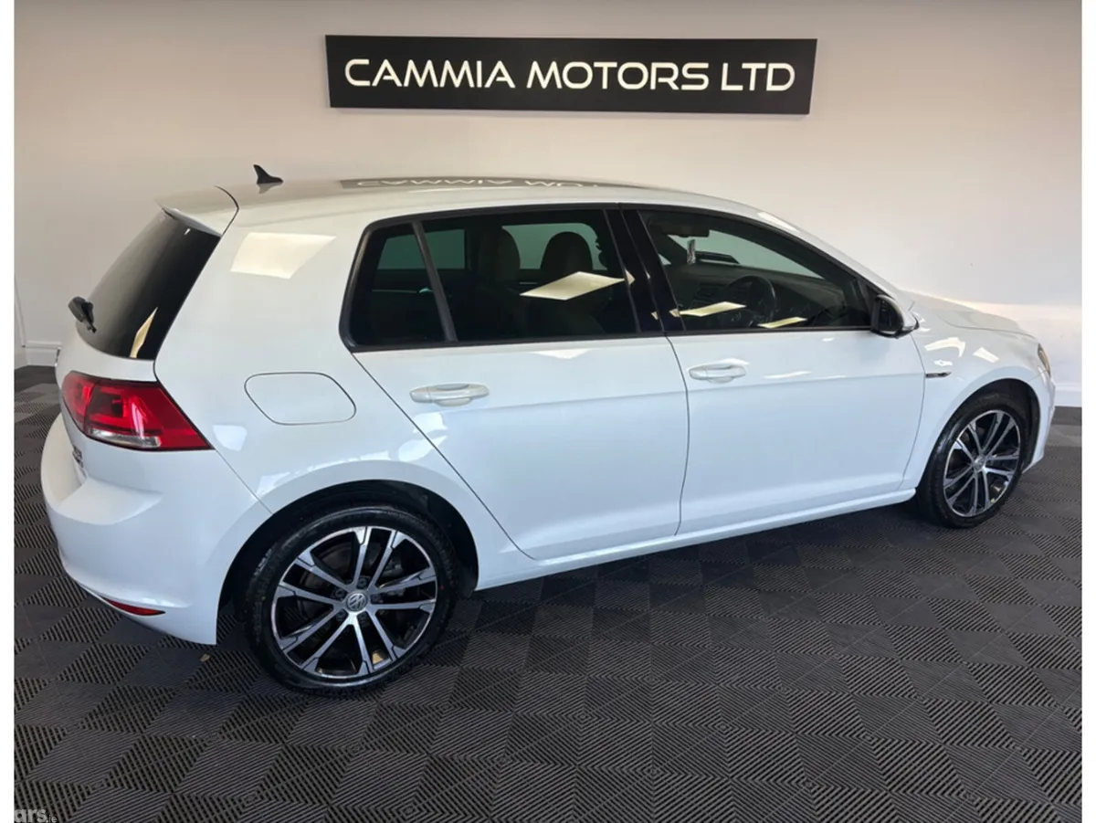 Volkswagen Golf Hatchback, Petrol, 2014, White