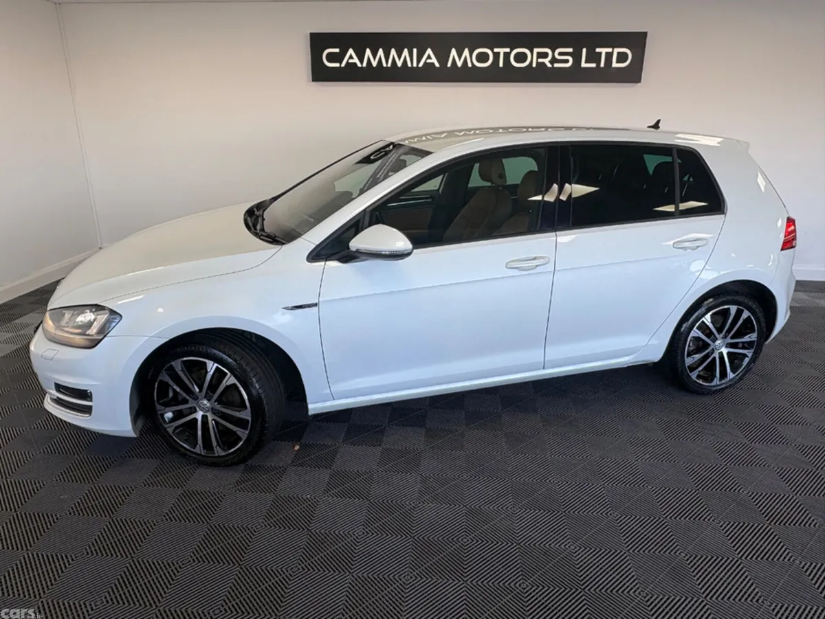 Volkswagen Golf Hatchback, Petrol, 2014, White