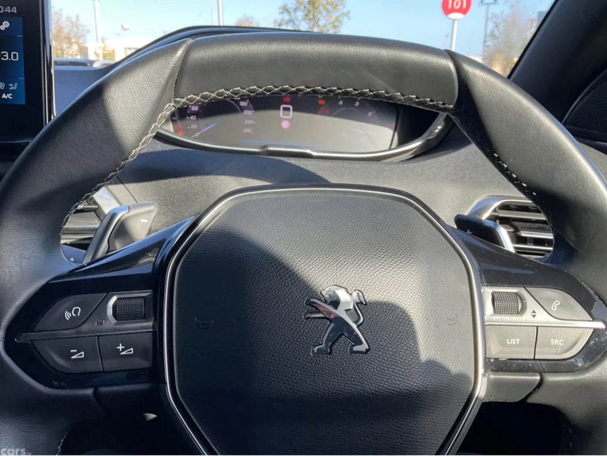 Peugeot 3008 MPV, Diesel, 2023, Blue