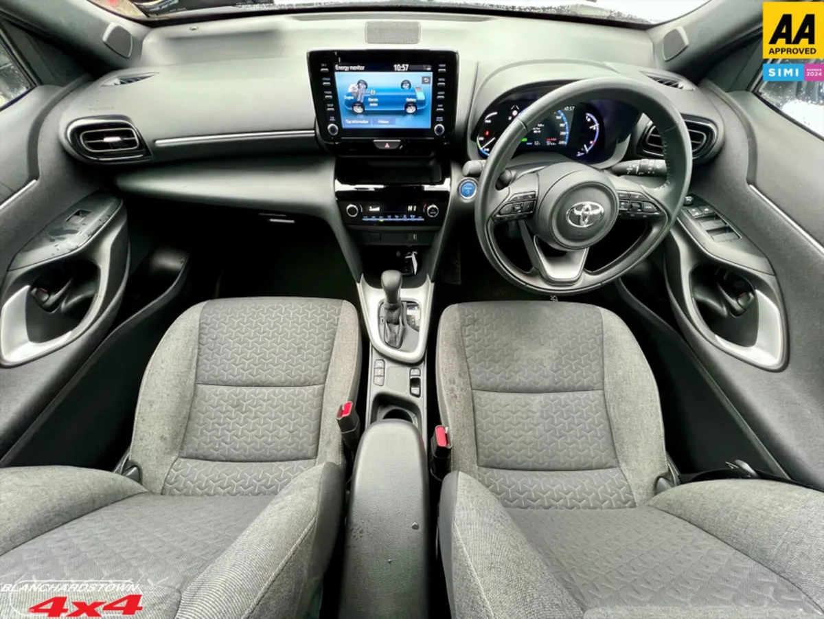 Toyota Yaris Hatchback, Petrol Hybrid, 2023, White