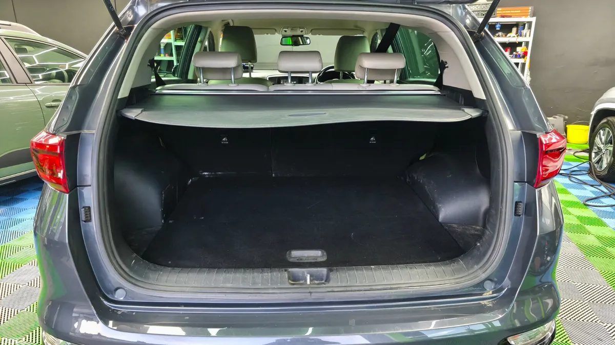 Kia Sportage SUV, Diesel Hybrid, 2020, Grey
