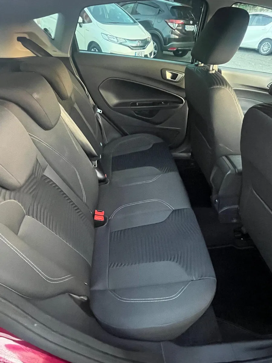Ford Fiesta Hatchback, Petrol, 2014, Red