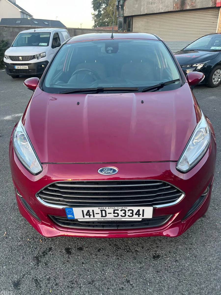 Ford Fiesta Hatchback, Petrol, 2014, Red