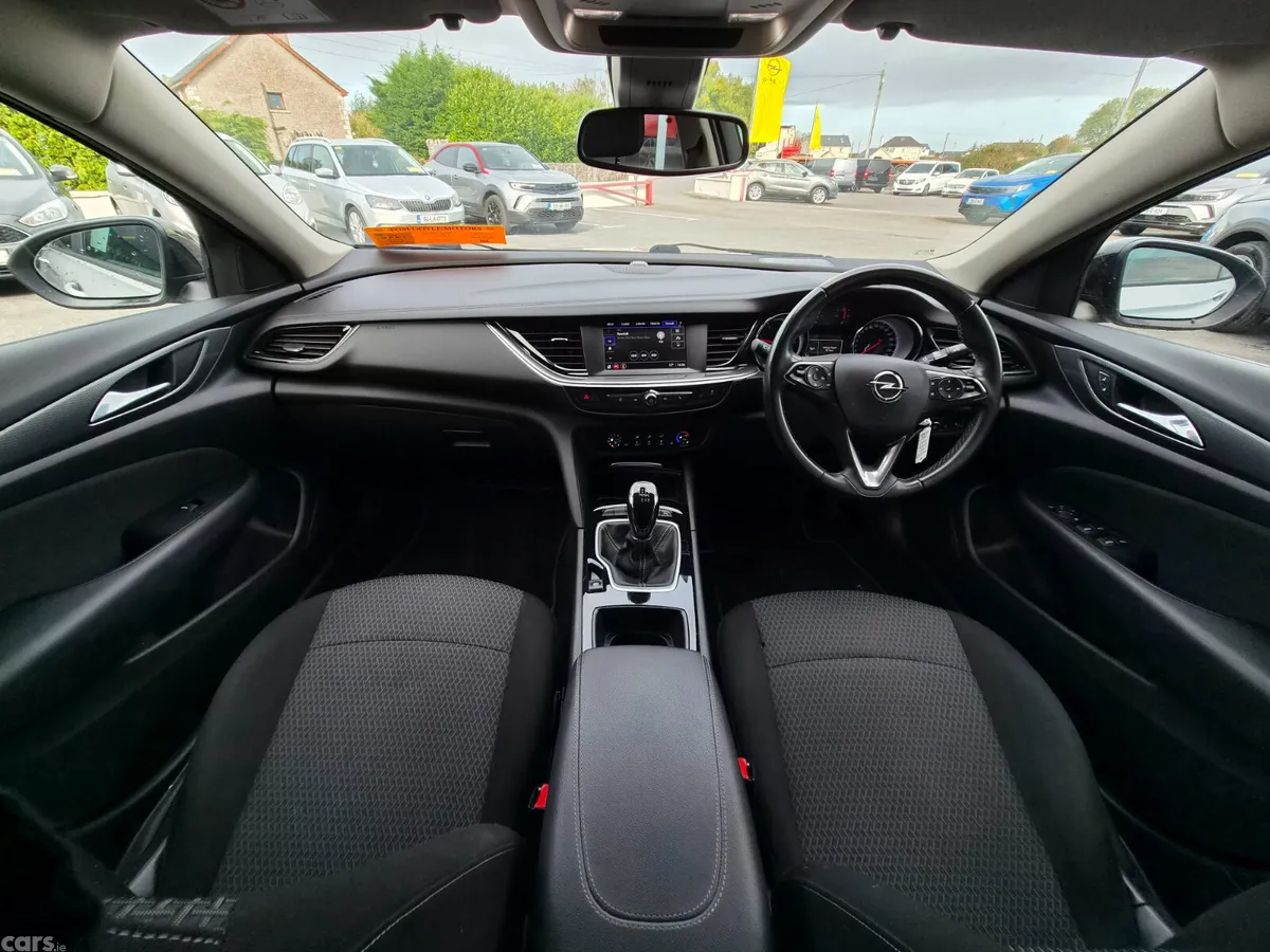 Opel Insignia Hatchback, Diesel, 2022, Grey