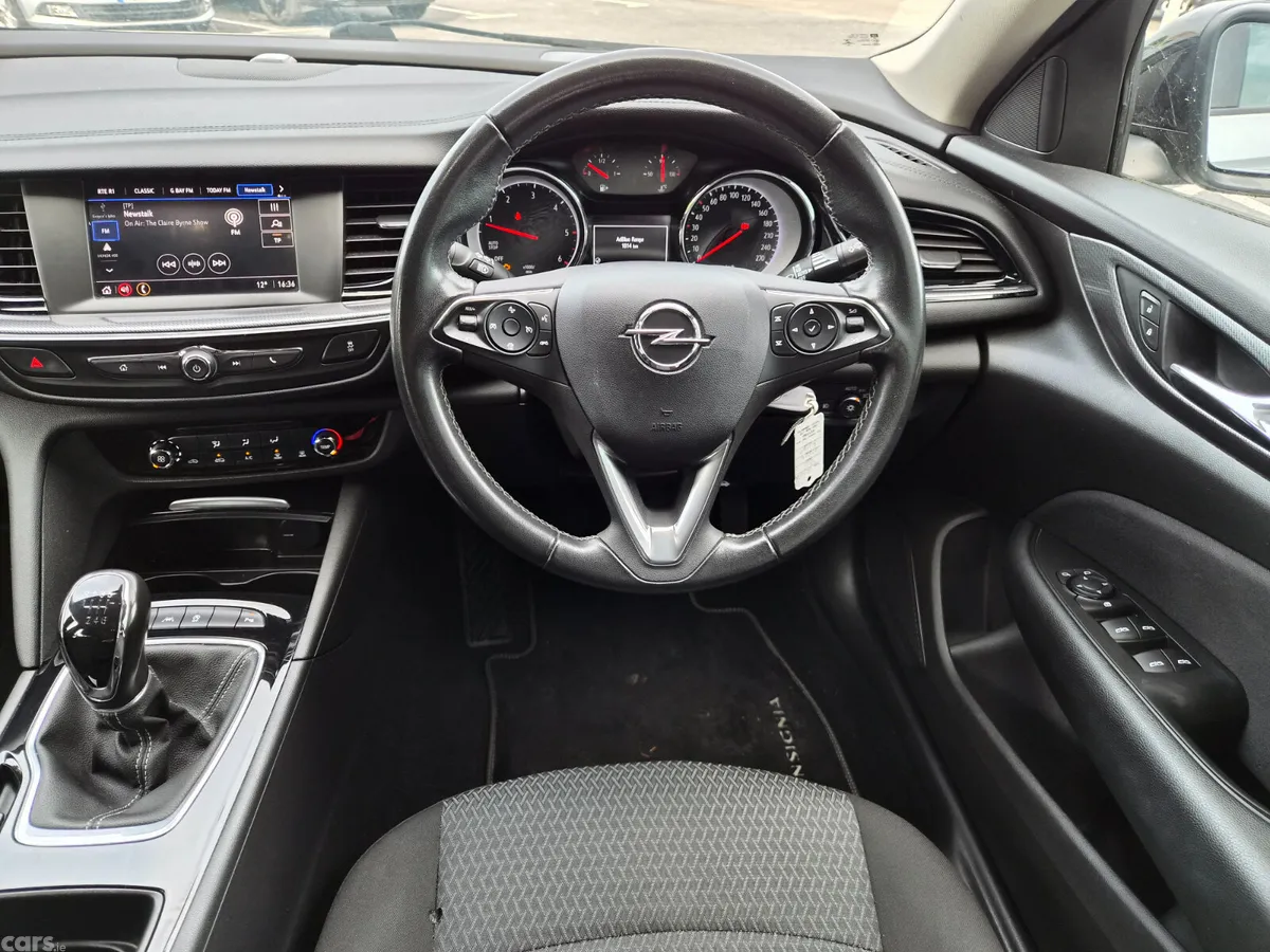 Opel Insignia Hatchback, Diesel, 2022, Grey