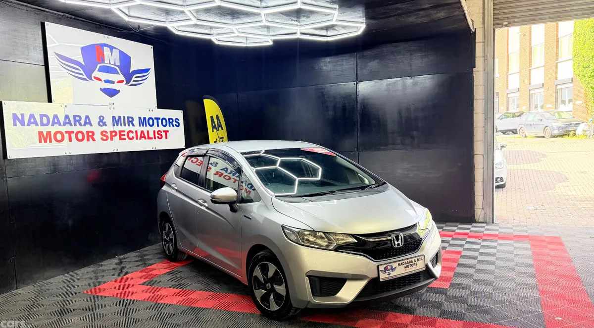 Honda Fit Hatchback, Petrol Hybrid, 2017, Silver