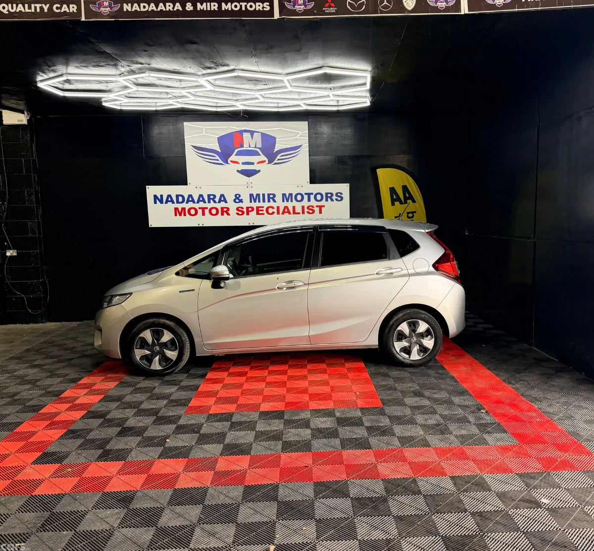 Honda Fit Hatchback, Petrol Hybrid, 2017, Silver