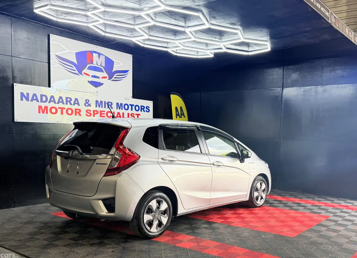Honda Fit Hatchback, Petrol Hybrid, 2017, Silver