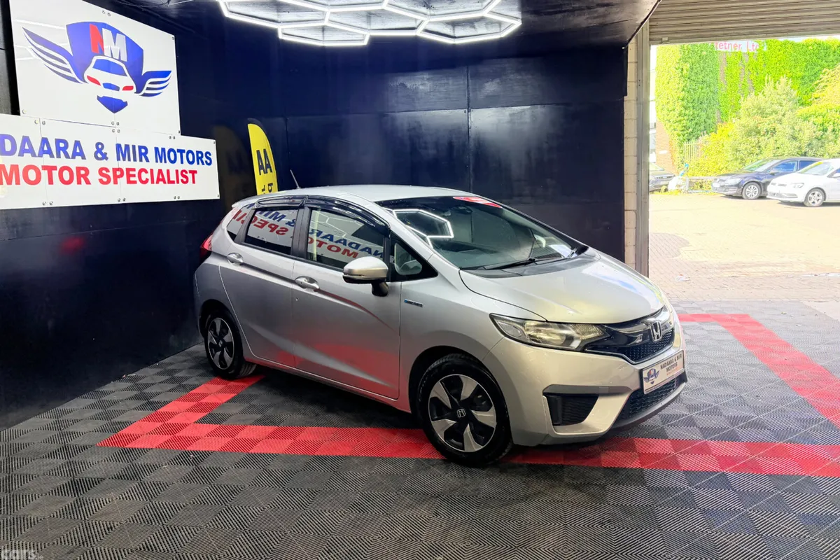 Honda Fit Hatchback, Petrol Hybrid, 2017, Silver