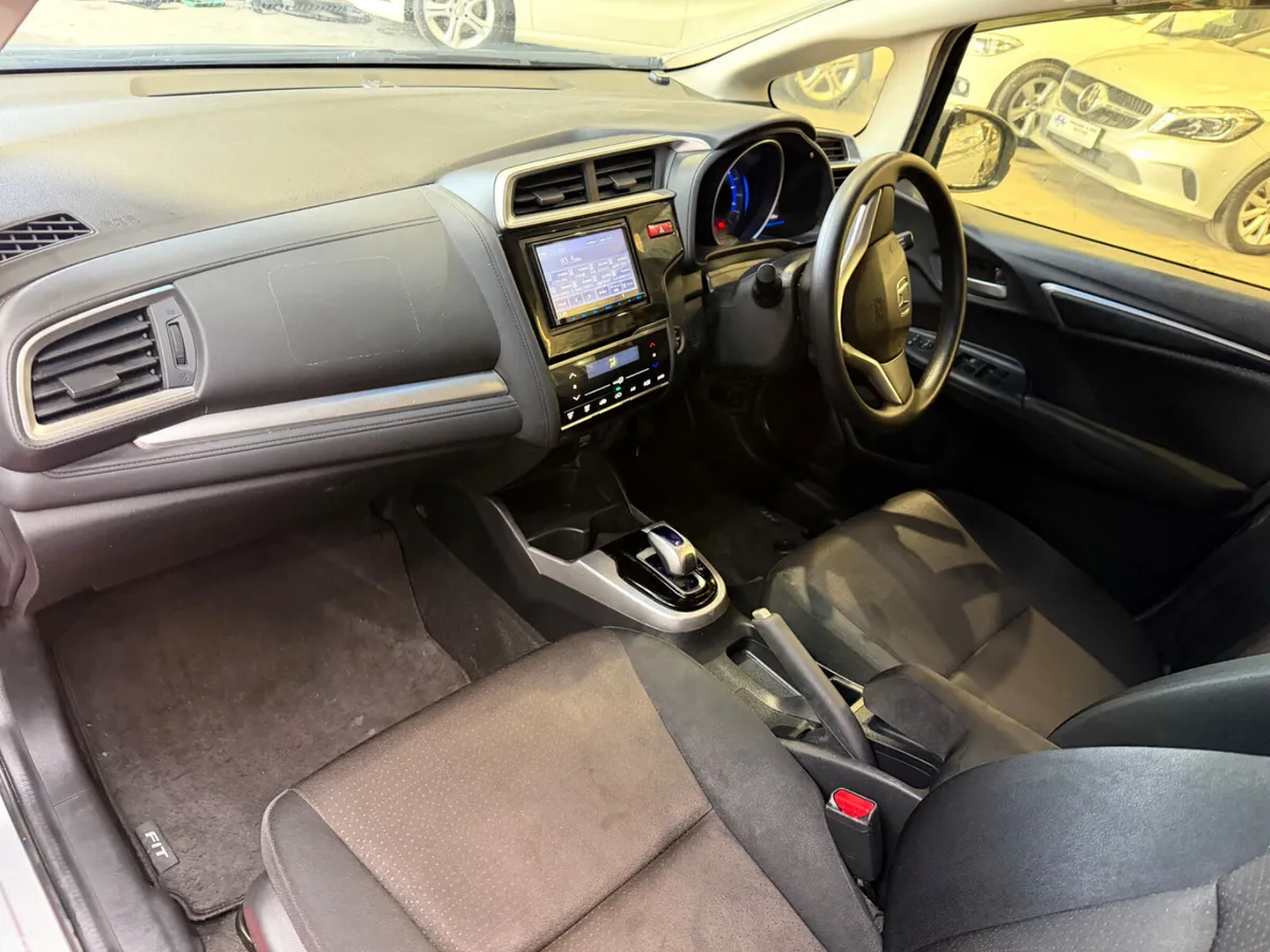Honda Fit Hatchback, Petrol Hybrid, 2017, Silver