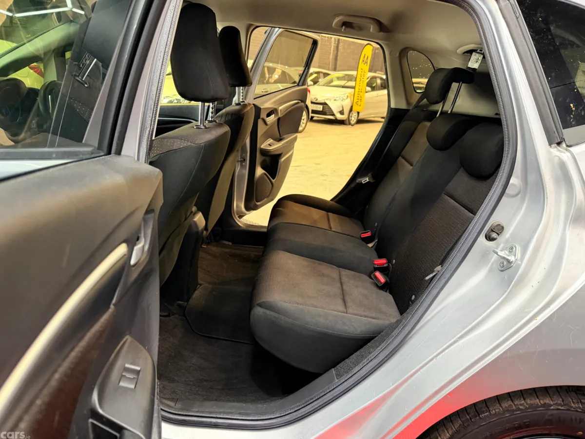 Honda Fit Hatchback, Petrol Hybrid, 2017, Silver