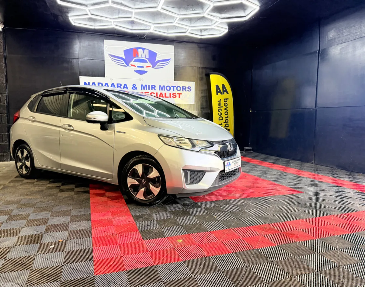 Honda Fit Hatchback, Petrol Hybrid, 2017, Silver