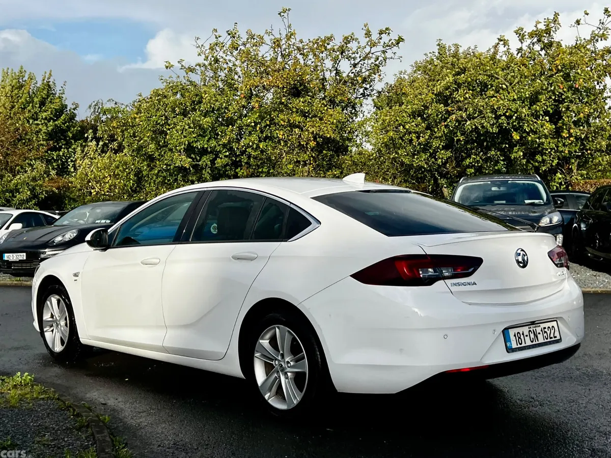 Opel Insignia Hatchback, Diesel, 2018, White
