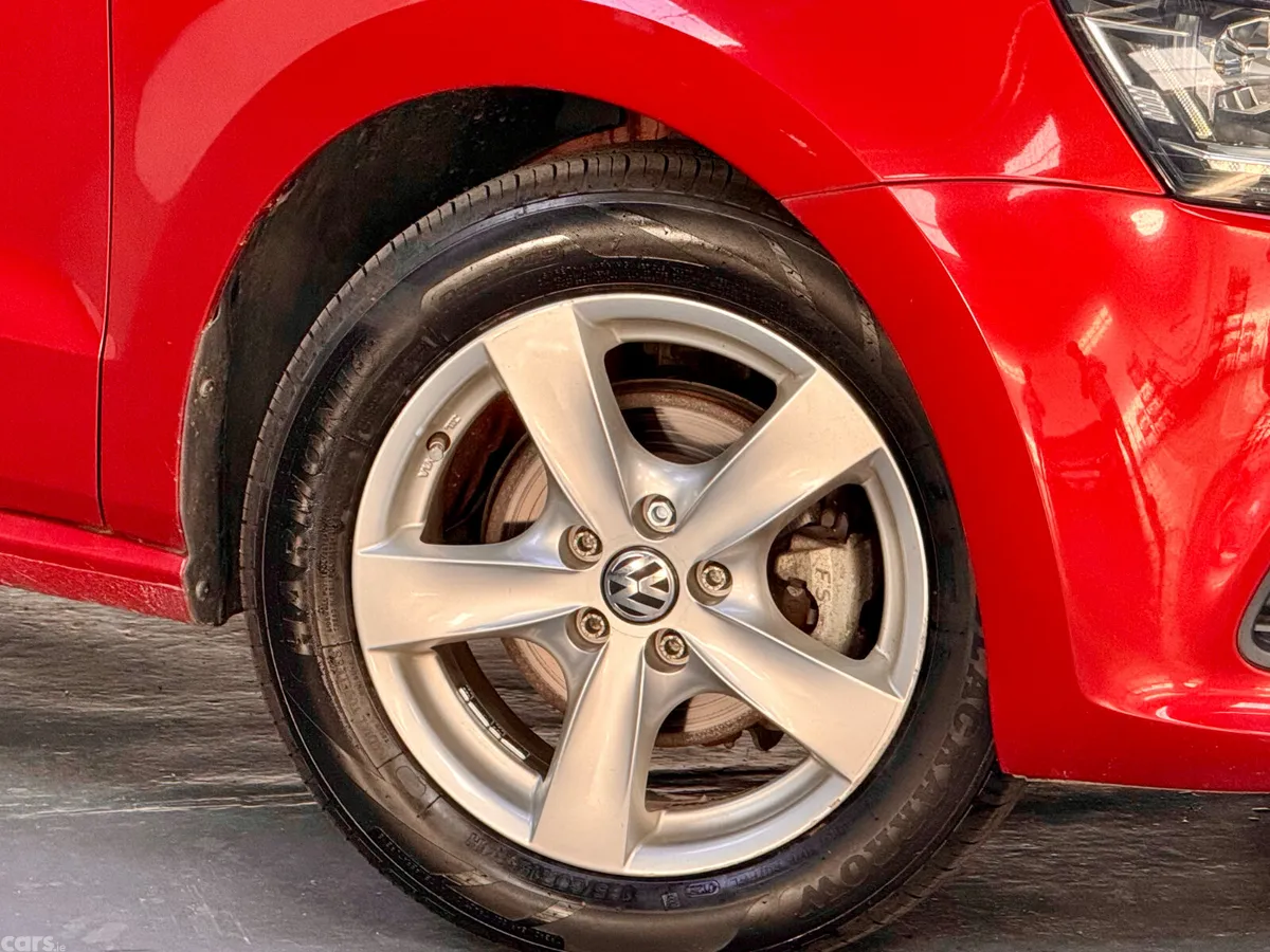 Volkswagen Polo Hatchback, Petrol, 2015, Red
