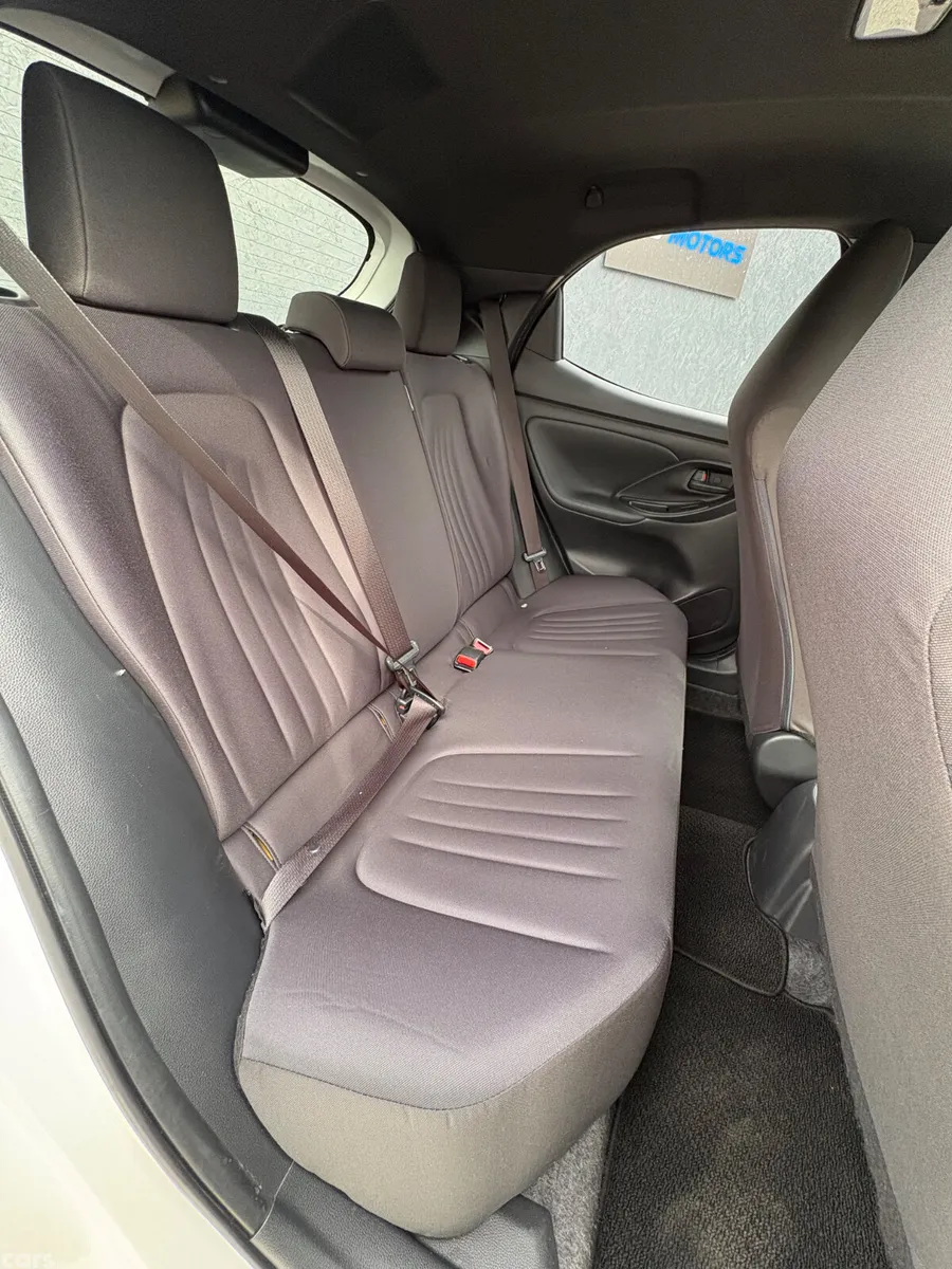 Toyota Yaris Hatchback, Petrol, 2021, White