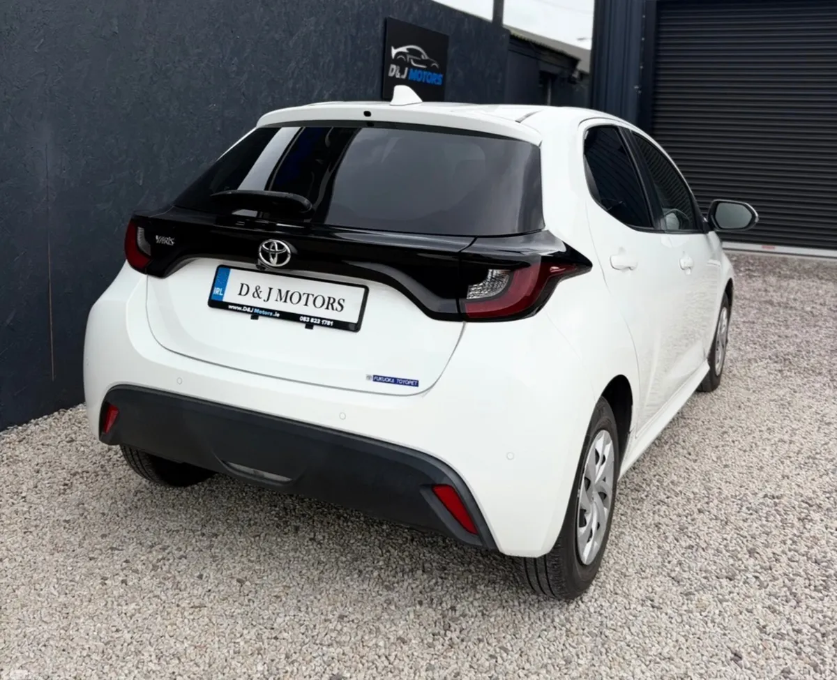 Toyota Yaris Hatchback, Petrol, 2021, White