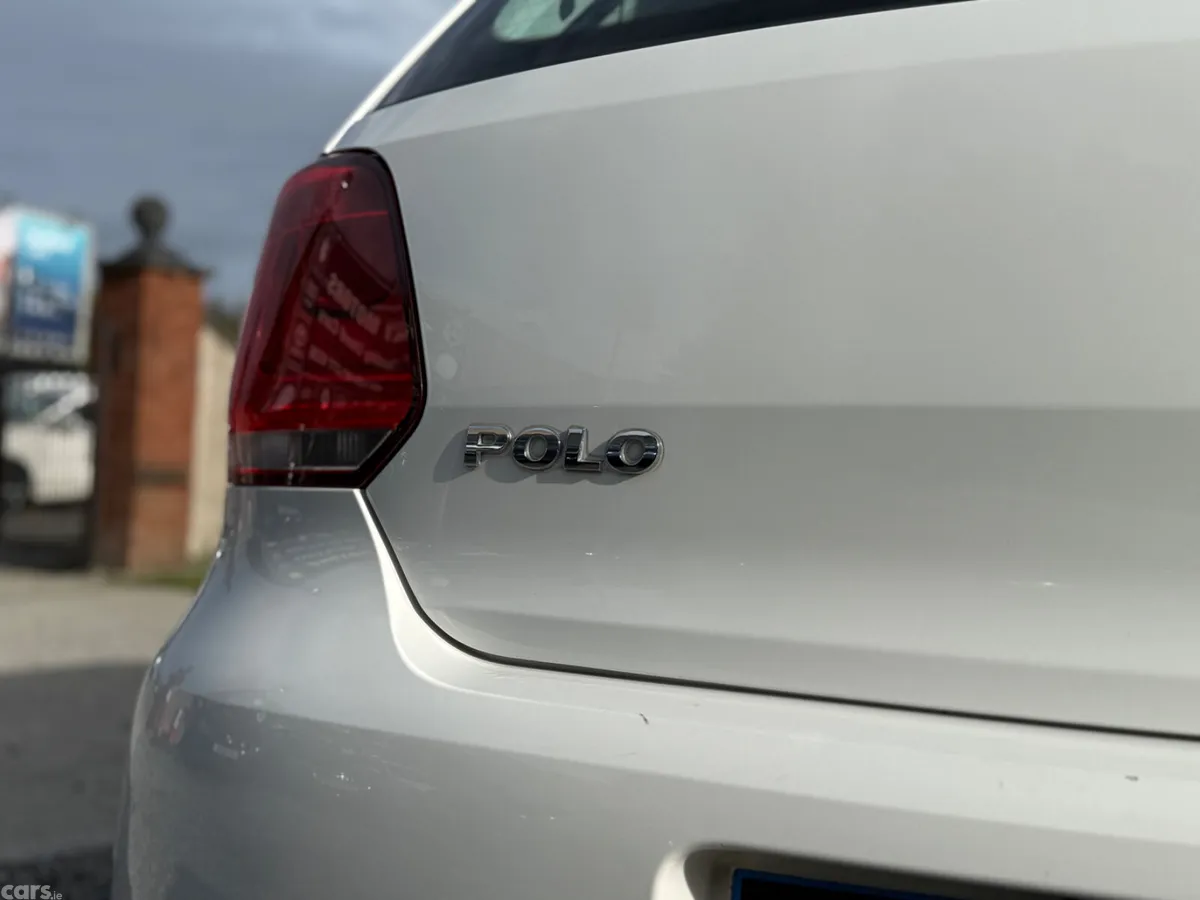 Volkswagen Polo Hatchback, Petrol, 2012, White