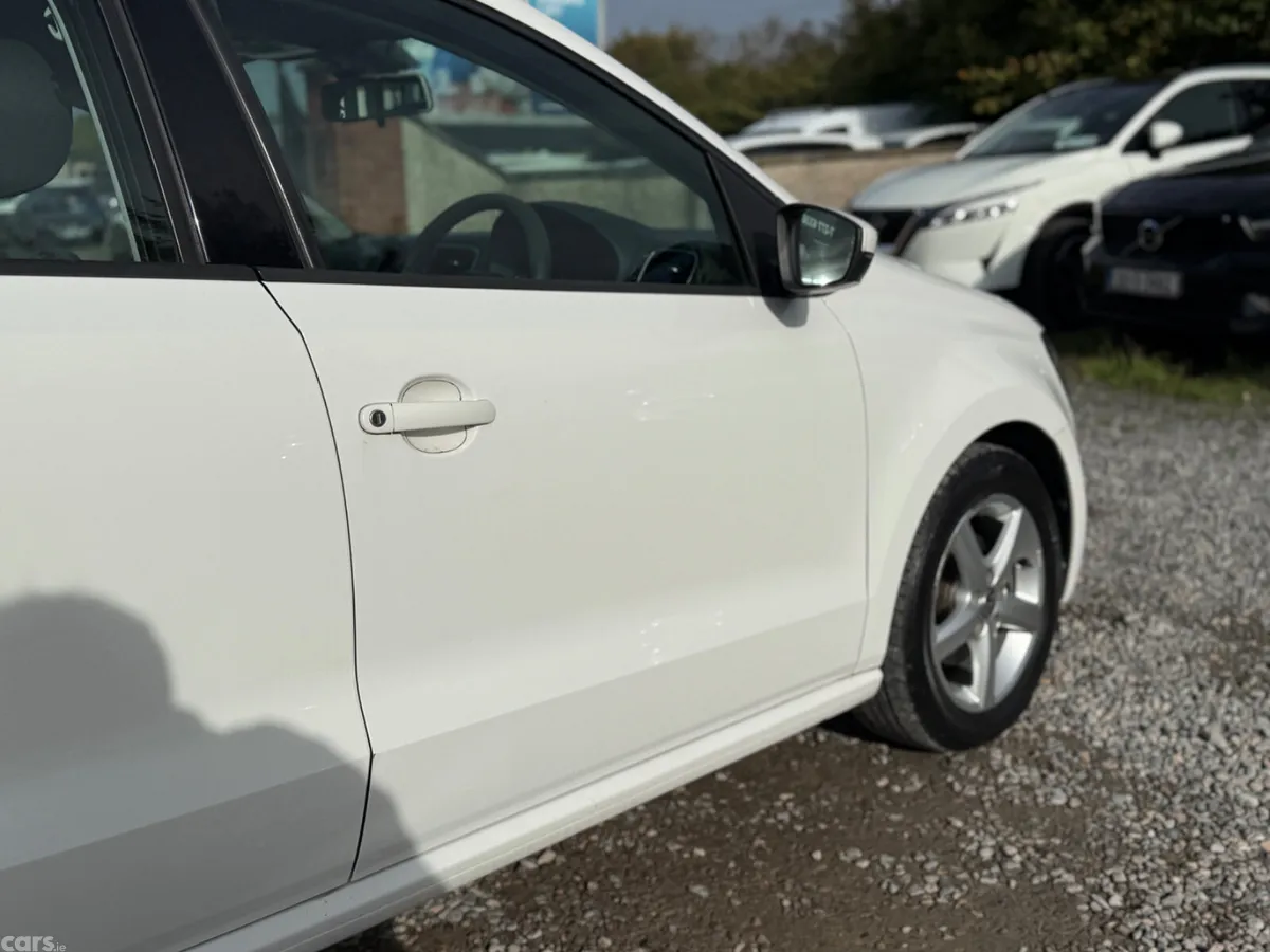 Volkswagen Polo Hatchback, Petrol, 2012, White