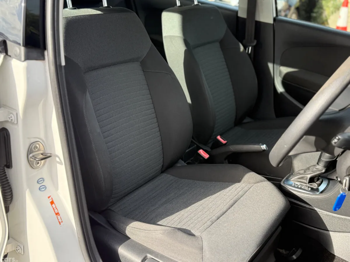 Volkswagen Polo Hatchback, Petrol, 2012, White