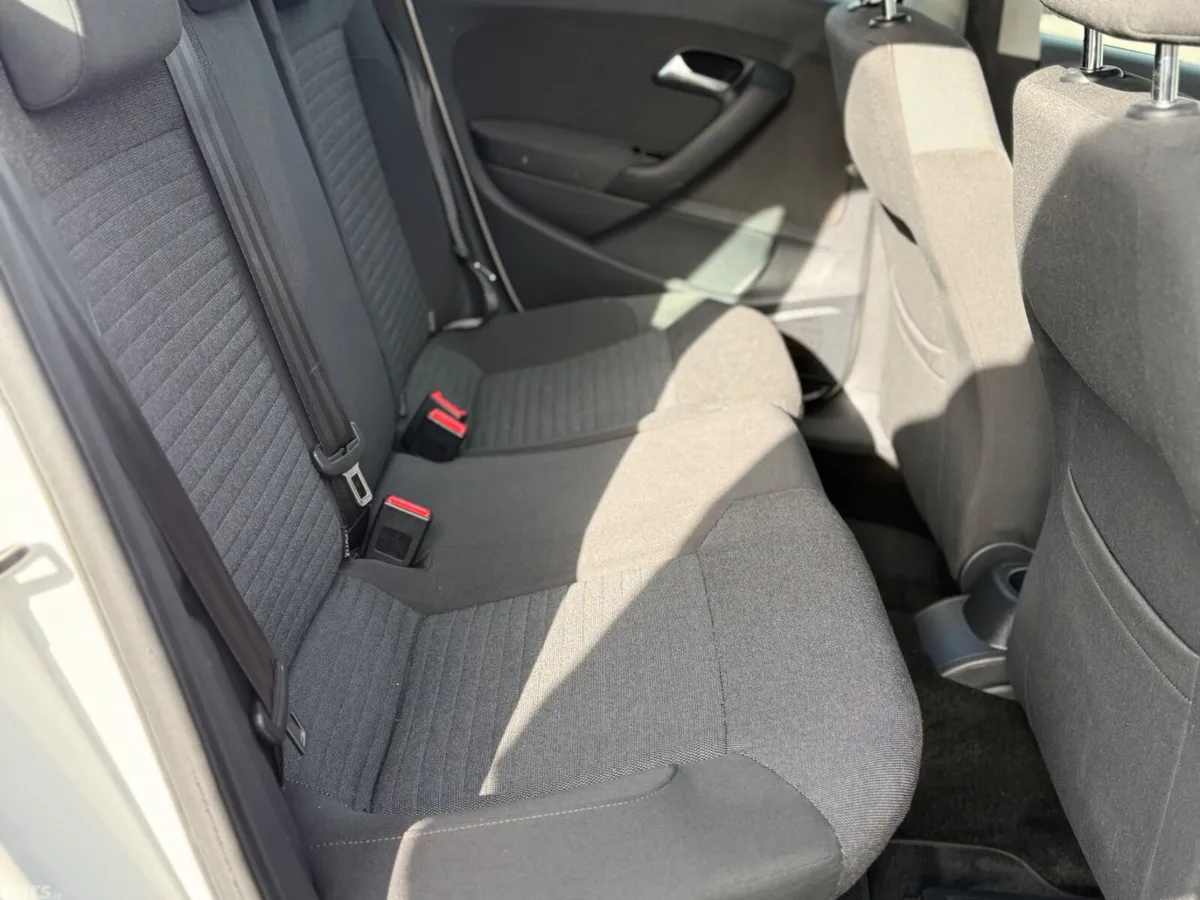 Volkswagen Polo Hatchback, Petrol, 2012, White
