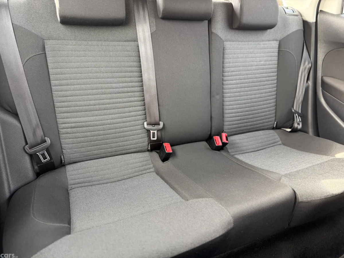 Volkswagen Polo Hatchback, Petrol, 2012, White