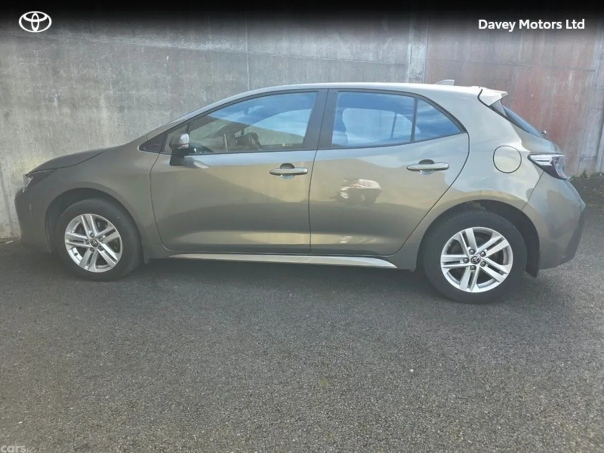 Toyota Corolla Hatchback, Petrol Hybrid, 2023, Green