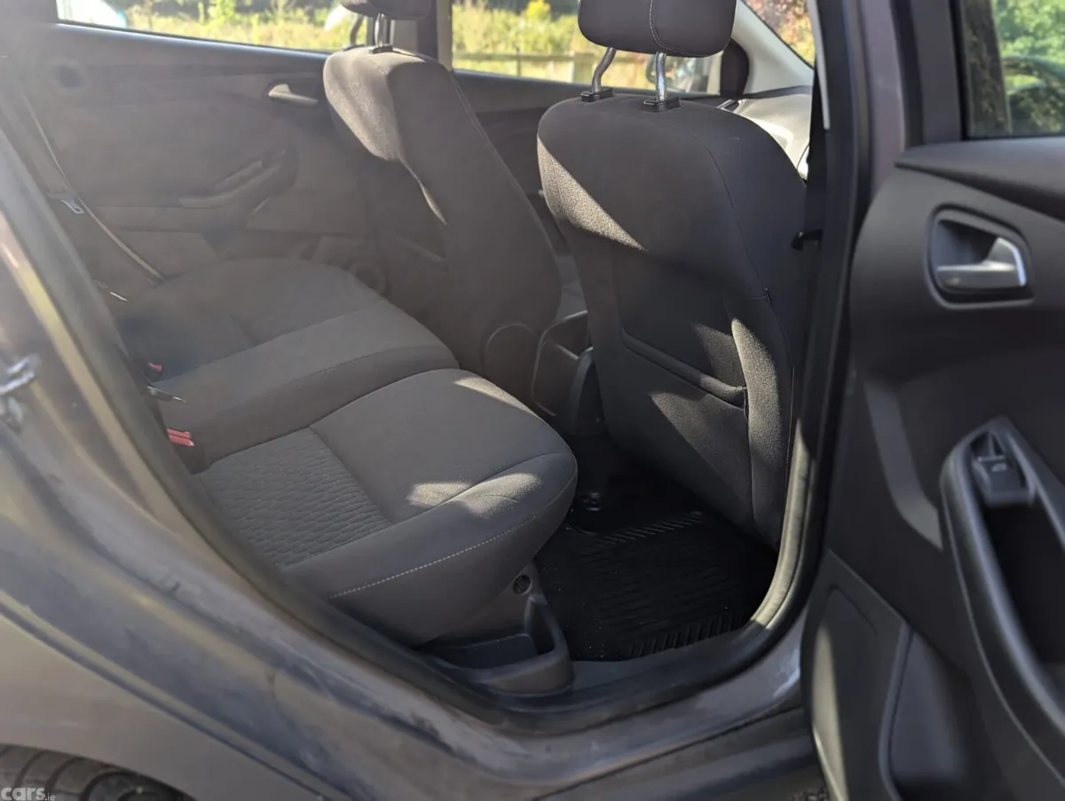 Ford Focus Hatchback, Diesel, 2014, Brown