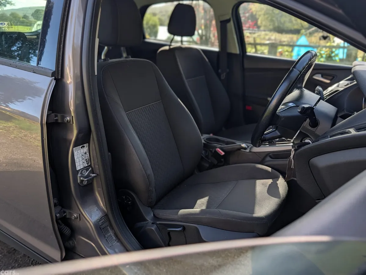 Ford Focus Hatchback, Diesel, 2014, Brown