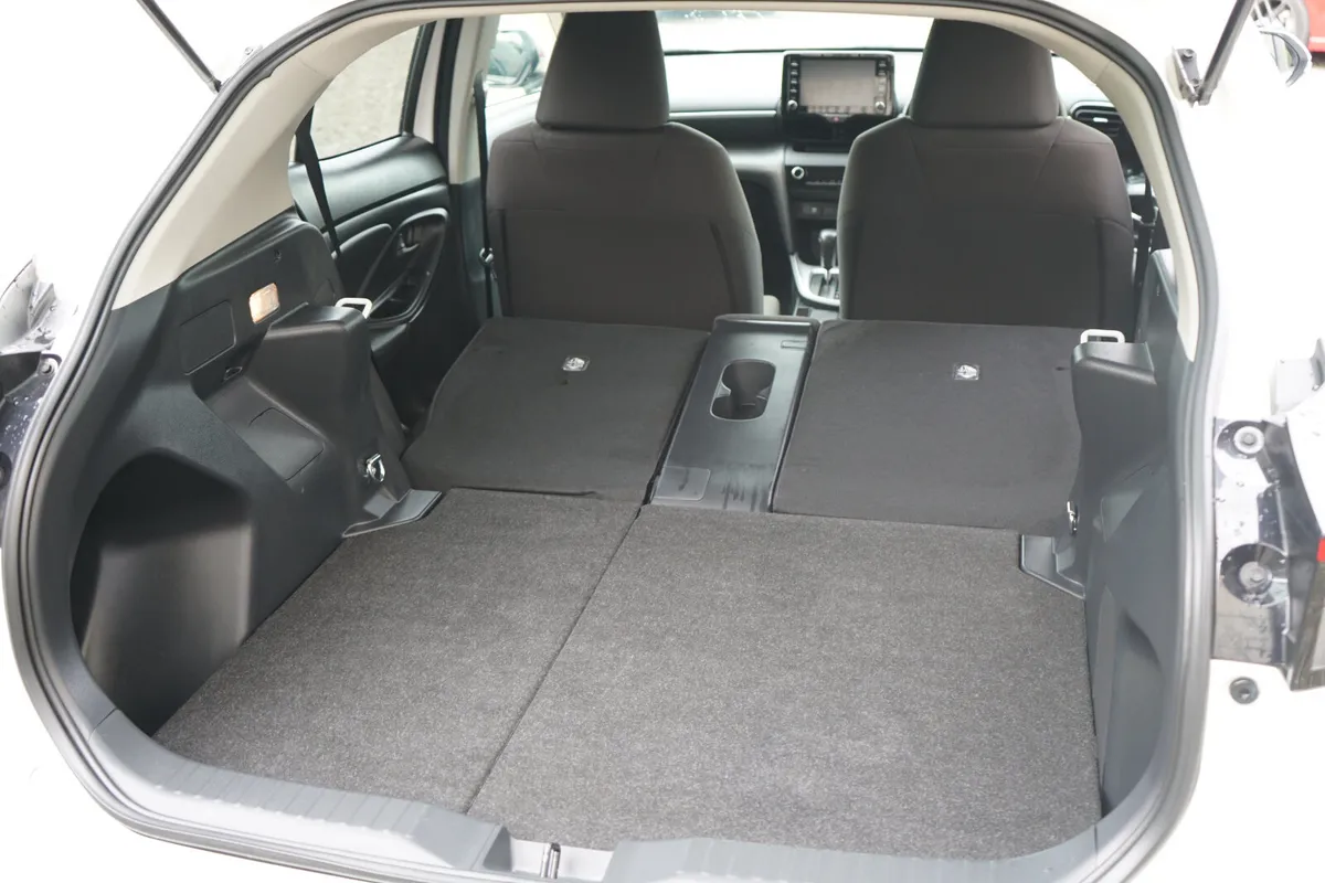 Toyota Yaris Cross SUV, Petrol Hybrid, 2021, White