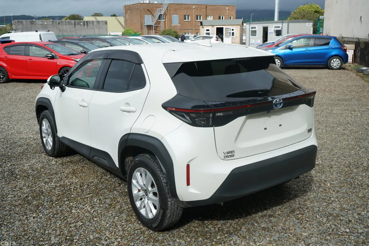 Toyota Yaris Cross SUV, Petrol Hybrid, 2021, White