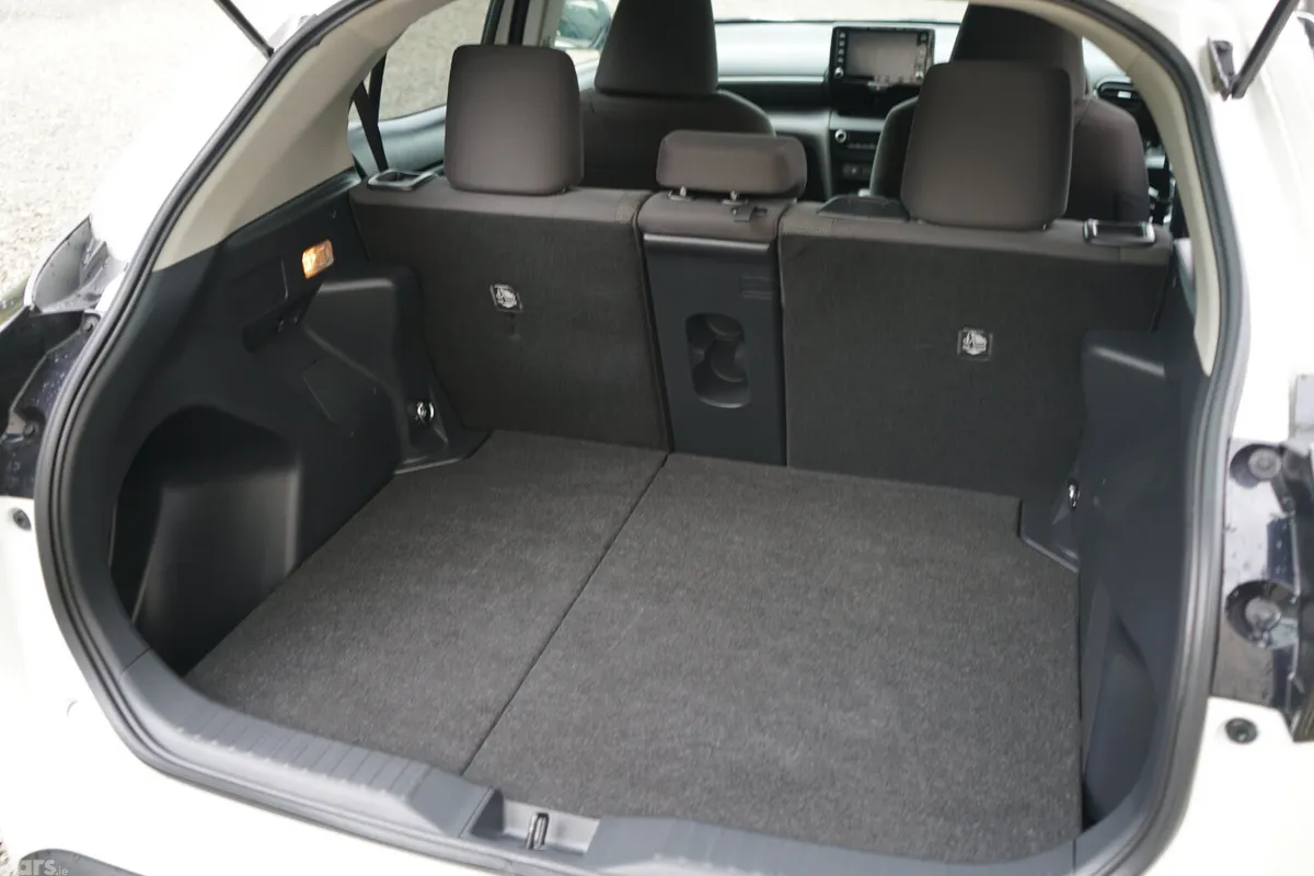 Toyota Yaris Cross SUV, Petrol Hybrid, 2021, White