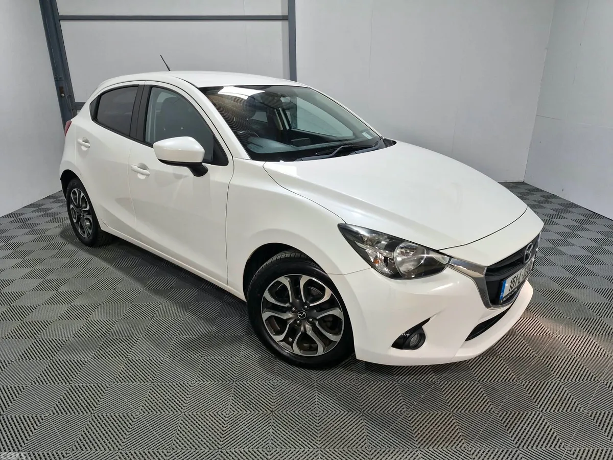 Mazda Mazda2 Hatchback, Petrol, 2015, White