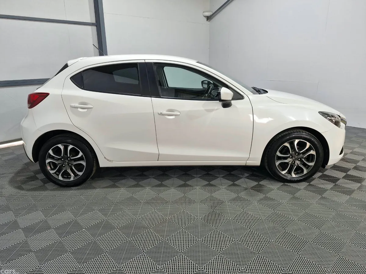 Mazda Mazda2 Hatchback, Petrol, 2015, White