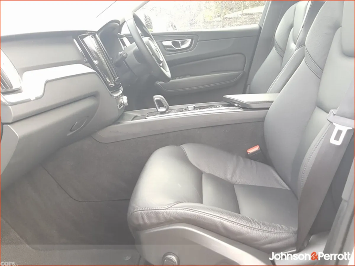 Volvo XC60 SUV, Diesel, 2022, White