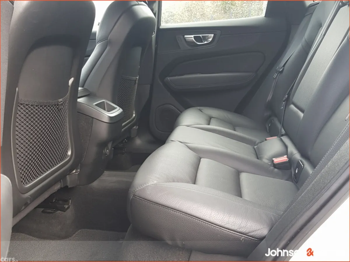 Volvo XC60 SUV, Diesel, 2022, White