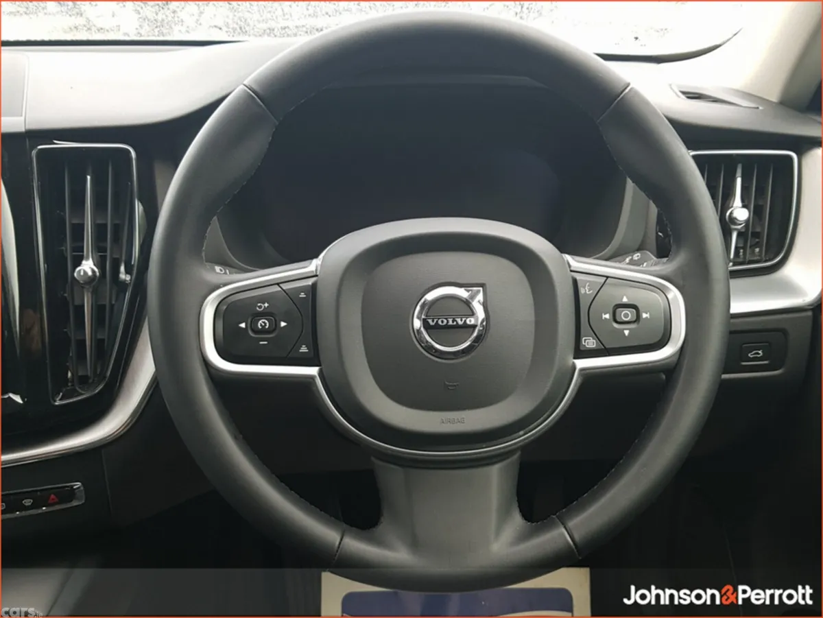 Volvo XC60 SUV, Diesel, 2022, White
