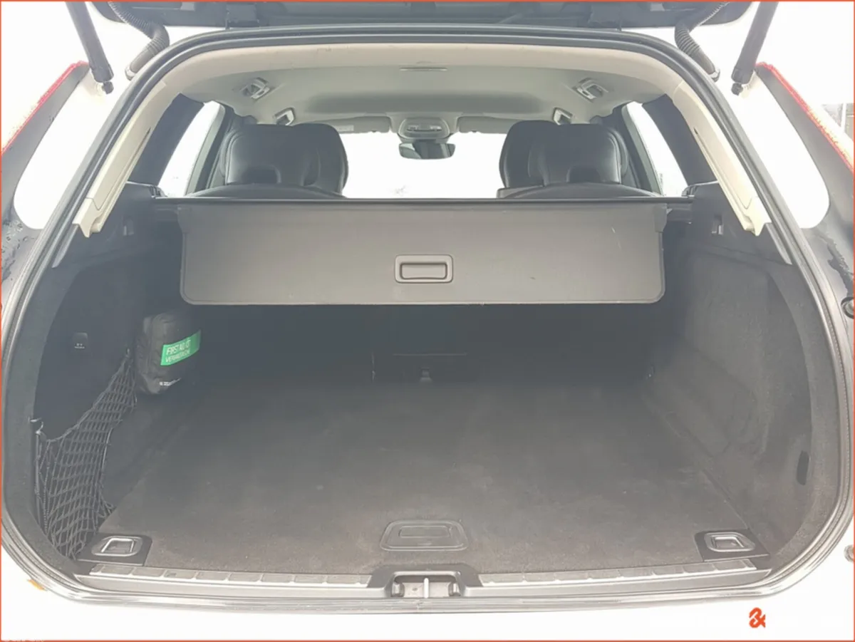 Volvo XC60 SUV, Diesel, 2022, White