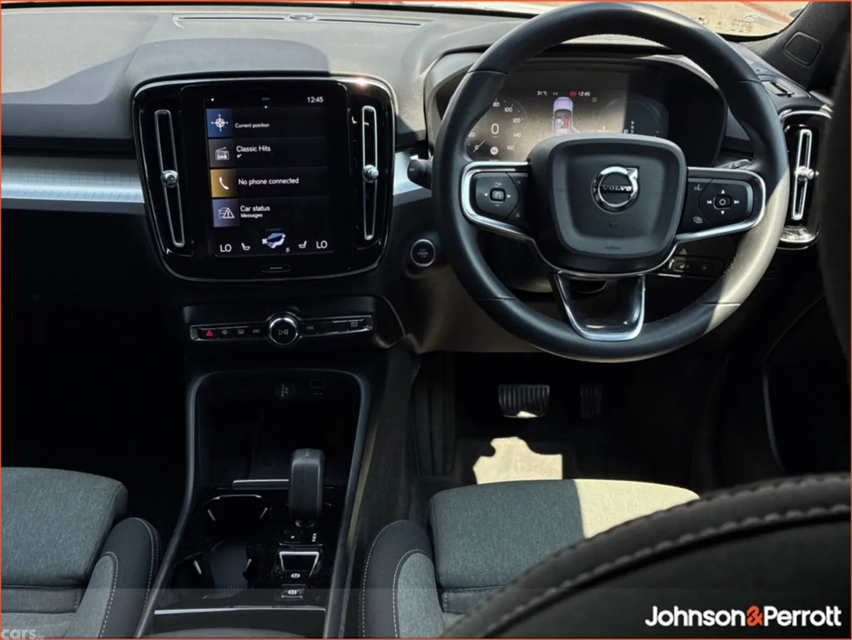 Volvo XC40 SUV, Petrol Plug-in Hybrid, 2023, White