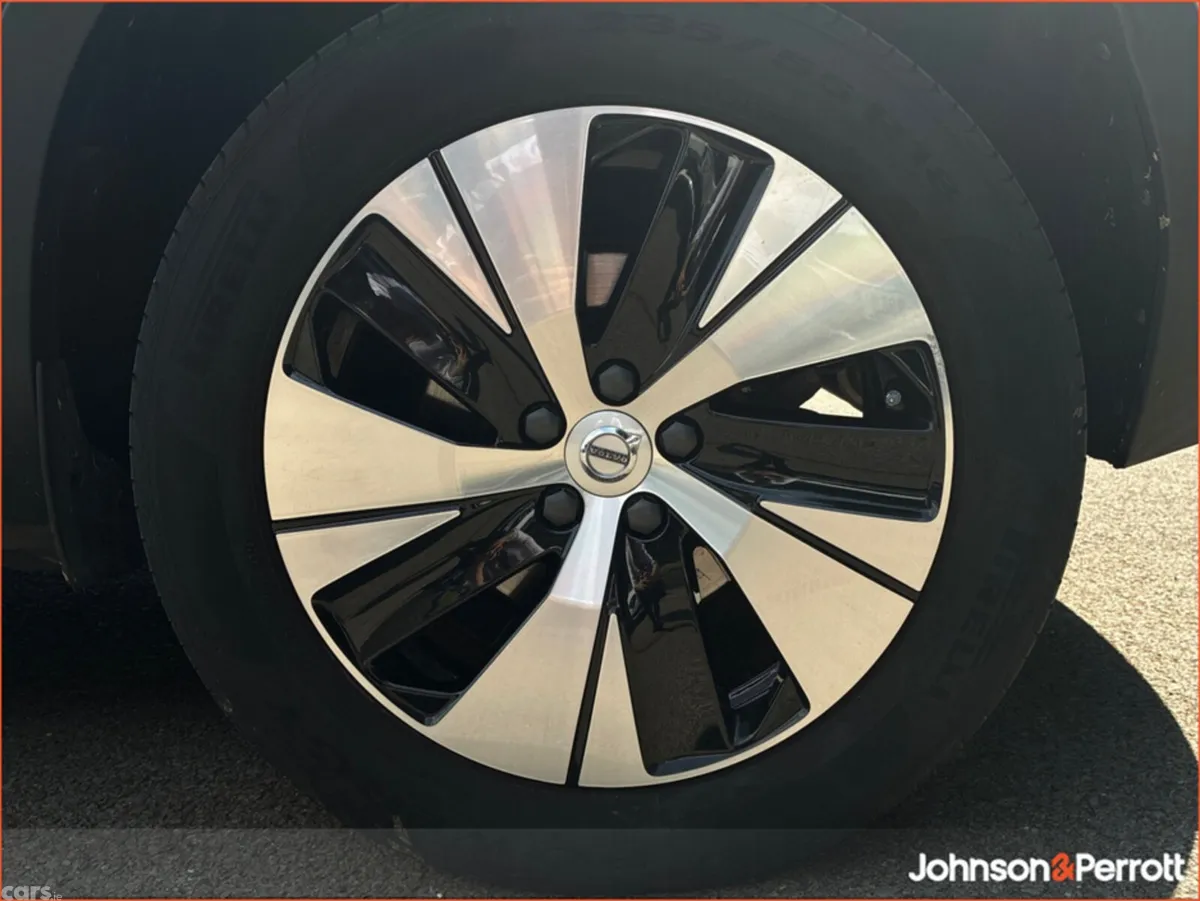 Volvo XC40 SUV, Petrol Plug-in Hybrid, 2023, White