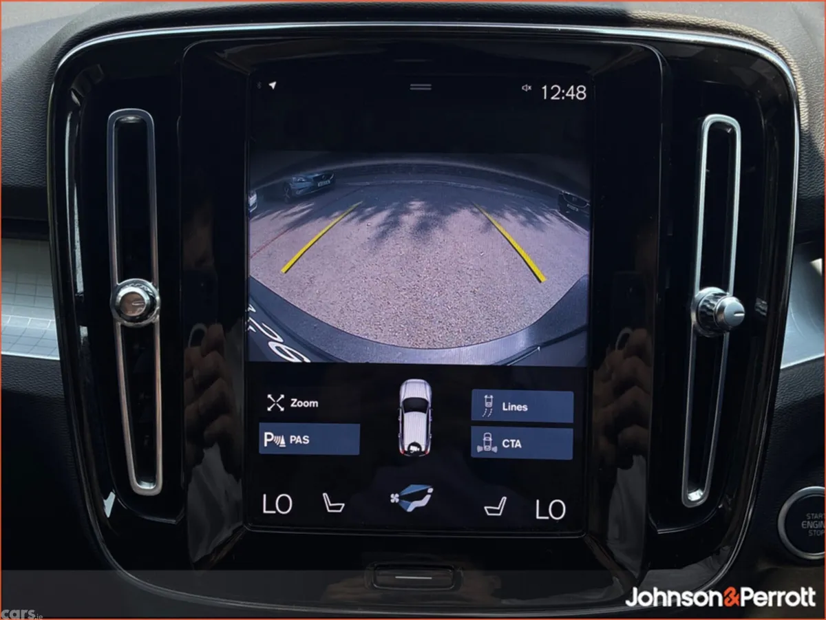Volvo XC40 SUV, Petrol Plug-in Hybrid, 2023, White