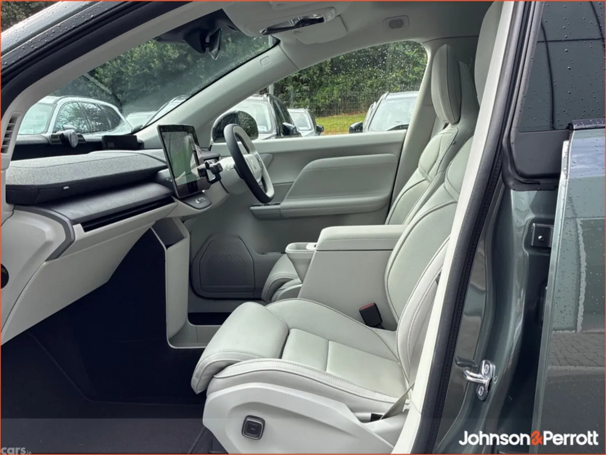 Volvo EX60 SUV, Electric, 2026, Green
