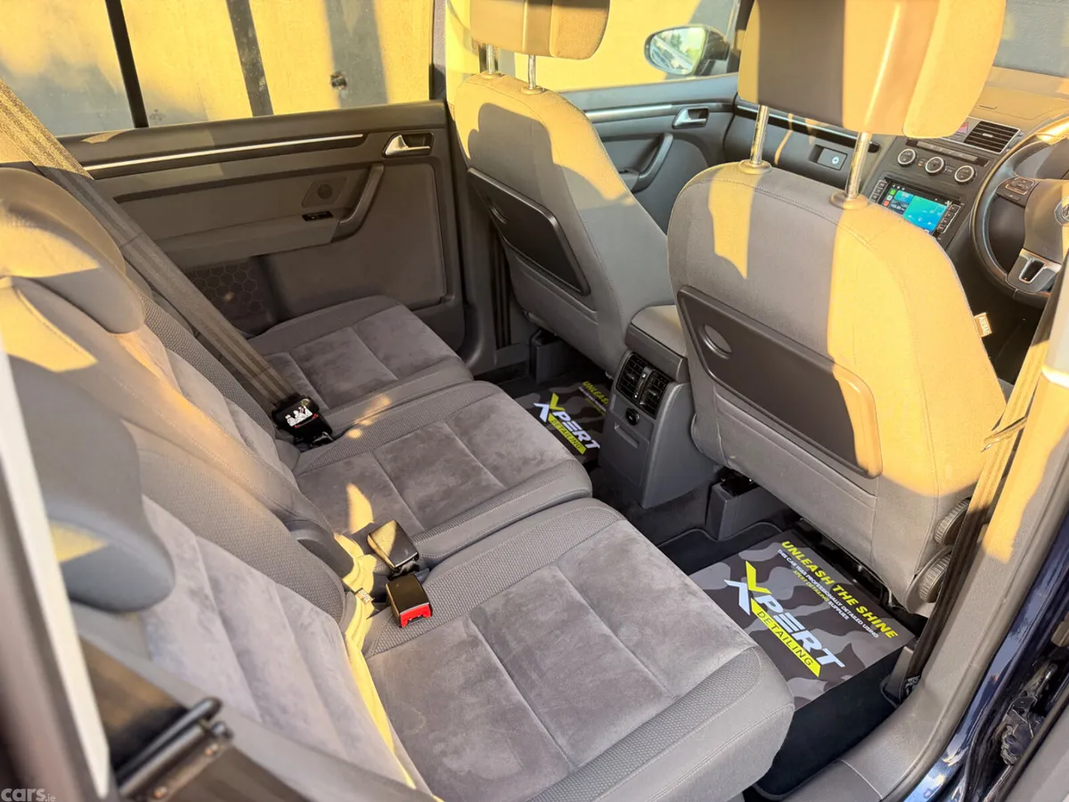 Volkswagen Touran MPV, Petrol, 2013, Blue