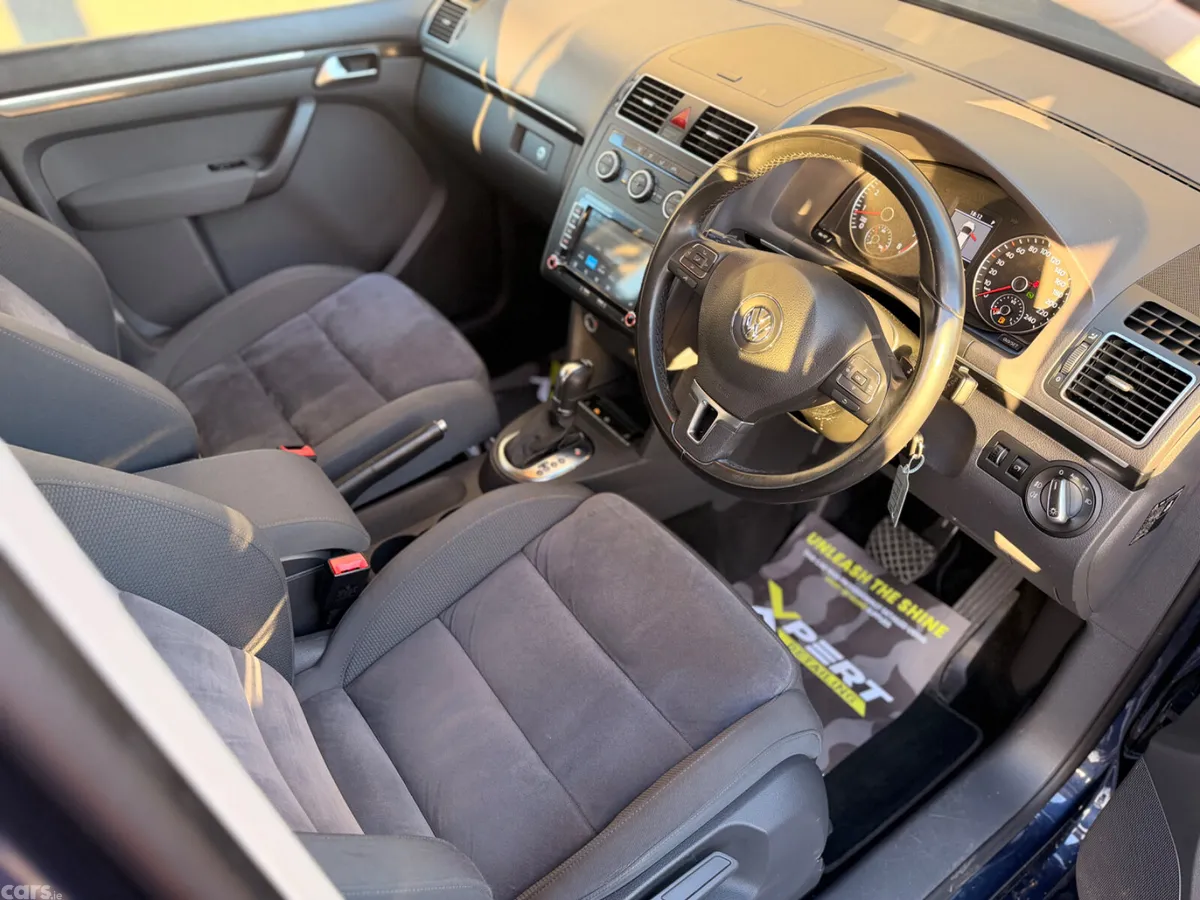 Volkswagen Touran MPV, Petrol, 2013, Blue