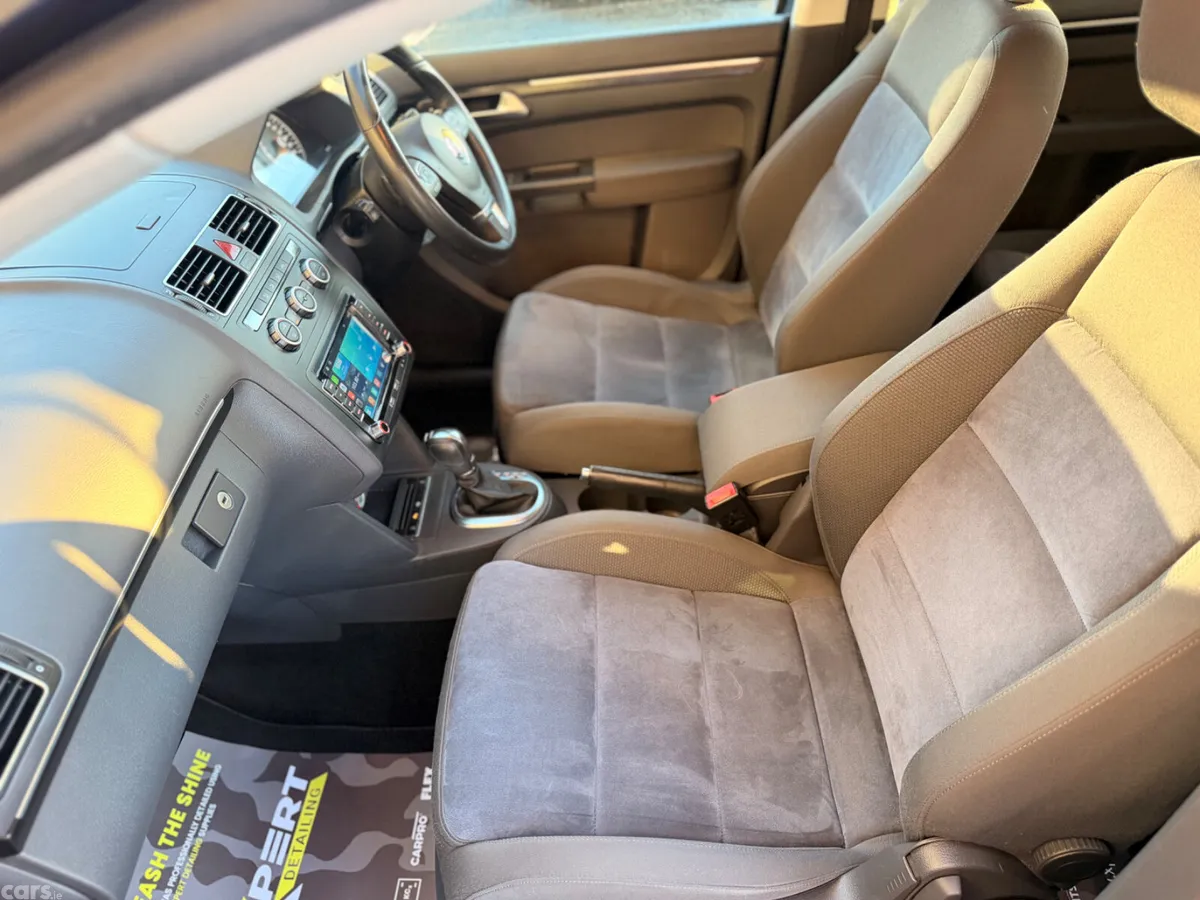 Volkswagen Touran MPV, Petrol, 2013, Blue