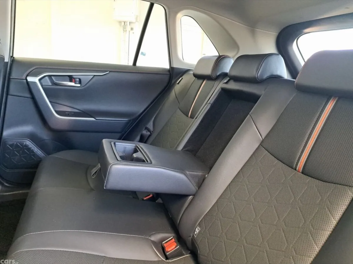 Toyota RAV4 SUV, Petrol Hybrid, 2023, Black