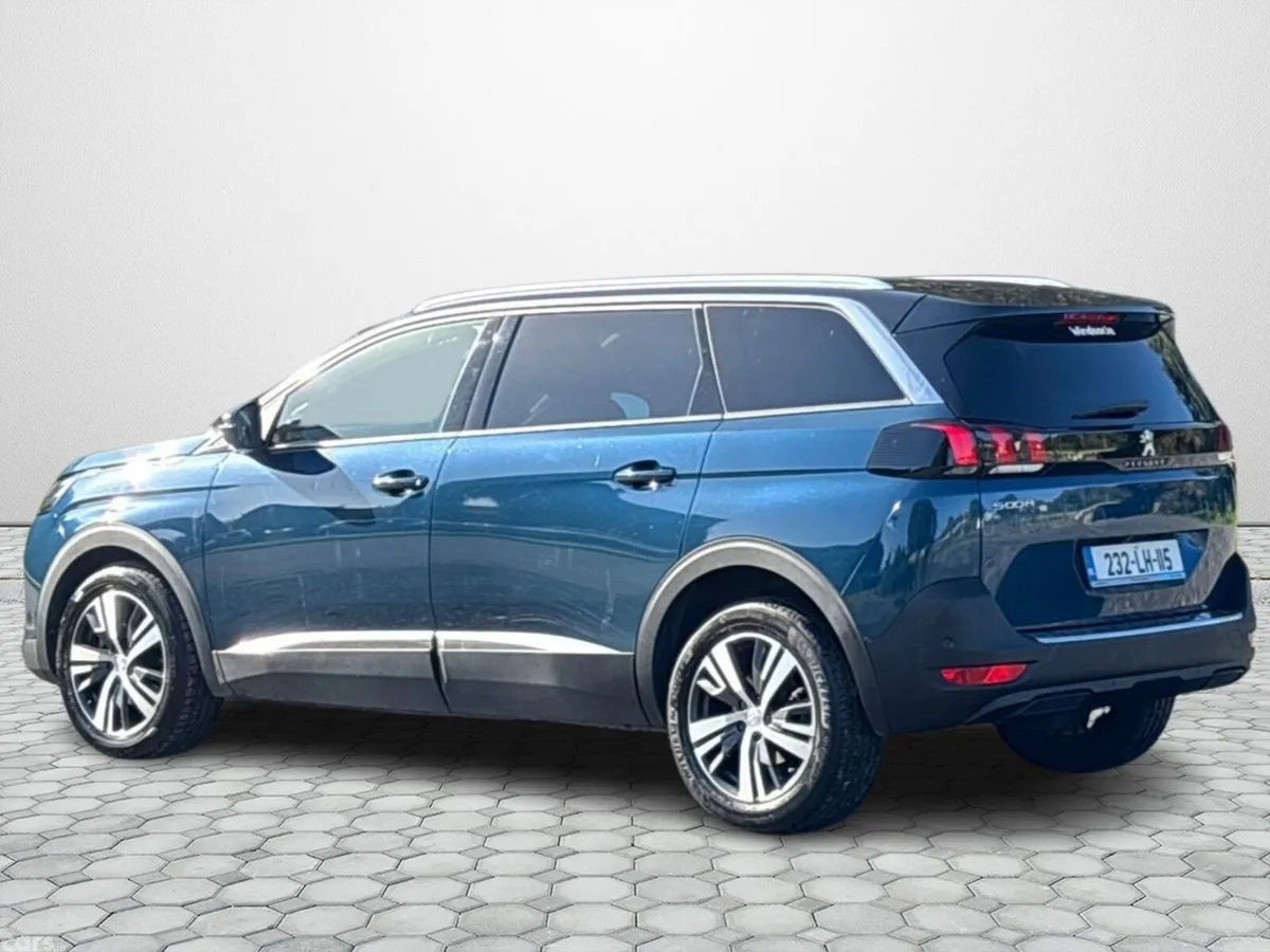 Peugeot 5008 MPV, Diesel, 2023, Blue